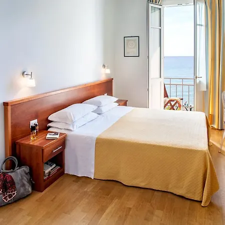 Beau Sejour 호텔 3*