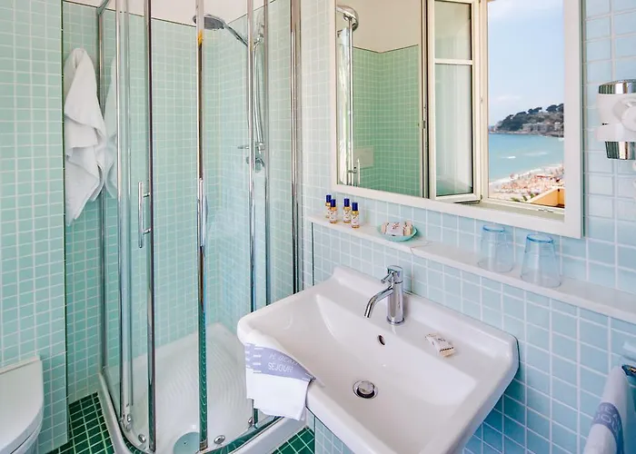 布席雷乌酒店 3* 阿拉西奥