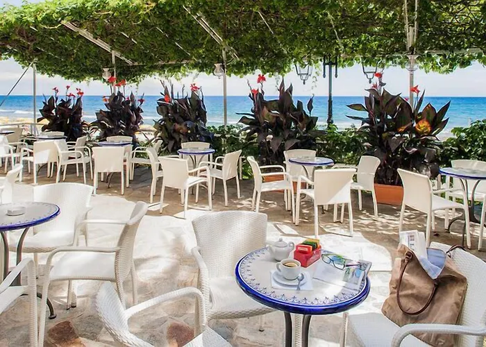 布席雷乌酒店 3*