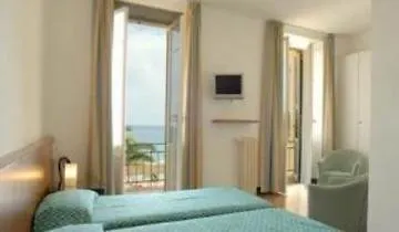 布席雷乌酒店 酒店